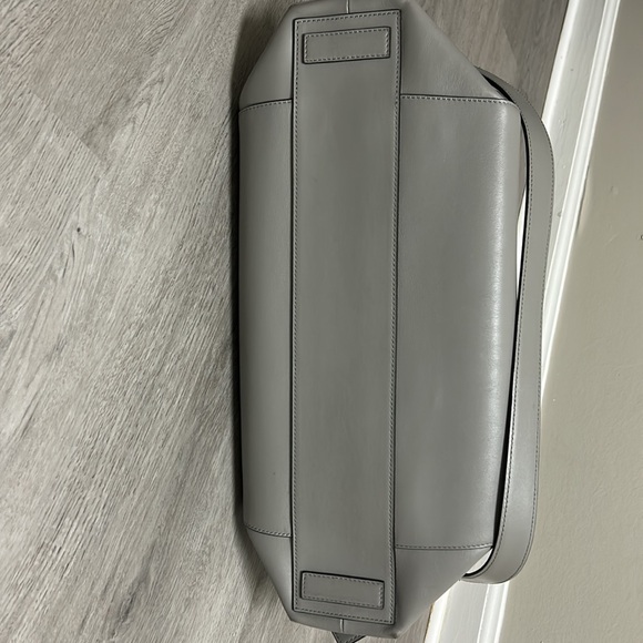 Givenchy Antigona soft medium leather satchel - Picture 10 of 13